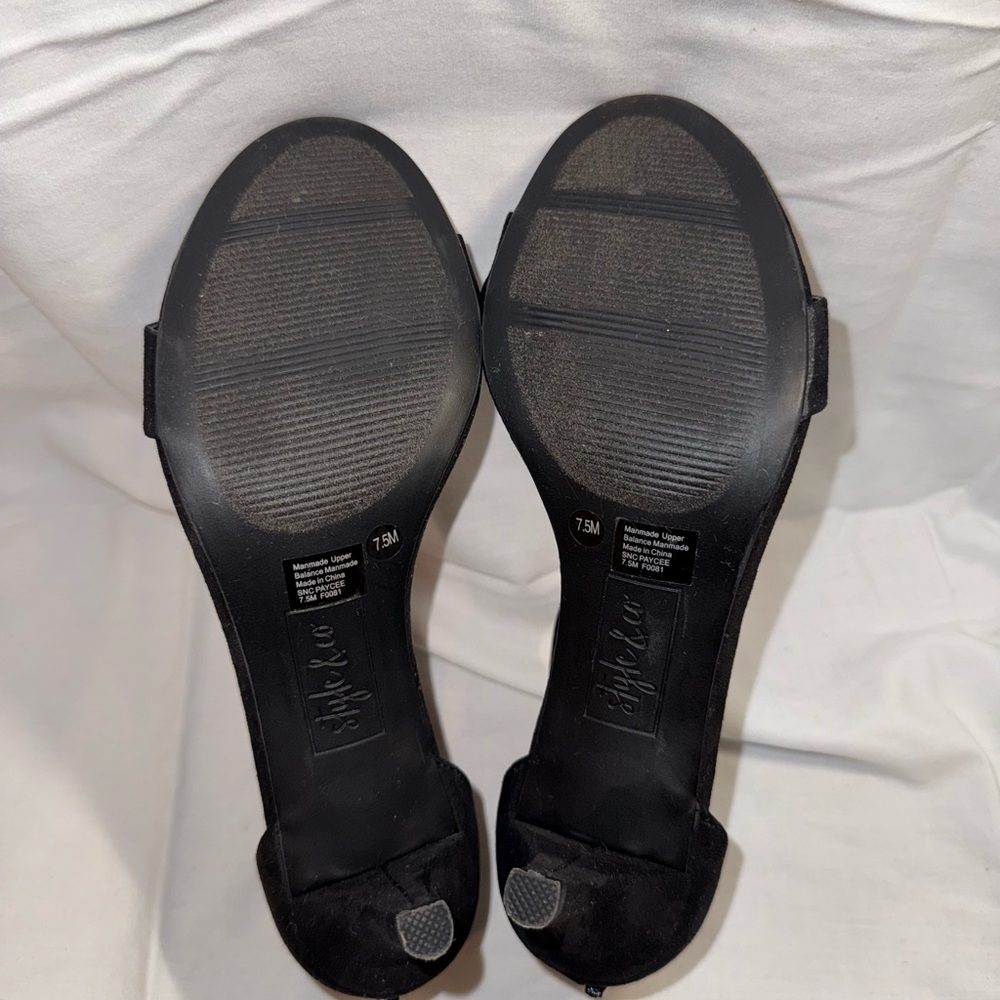 Style & Co. Black and Tan Heels Sleek Minimalist Design - Picture 8 of 8
